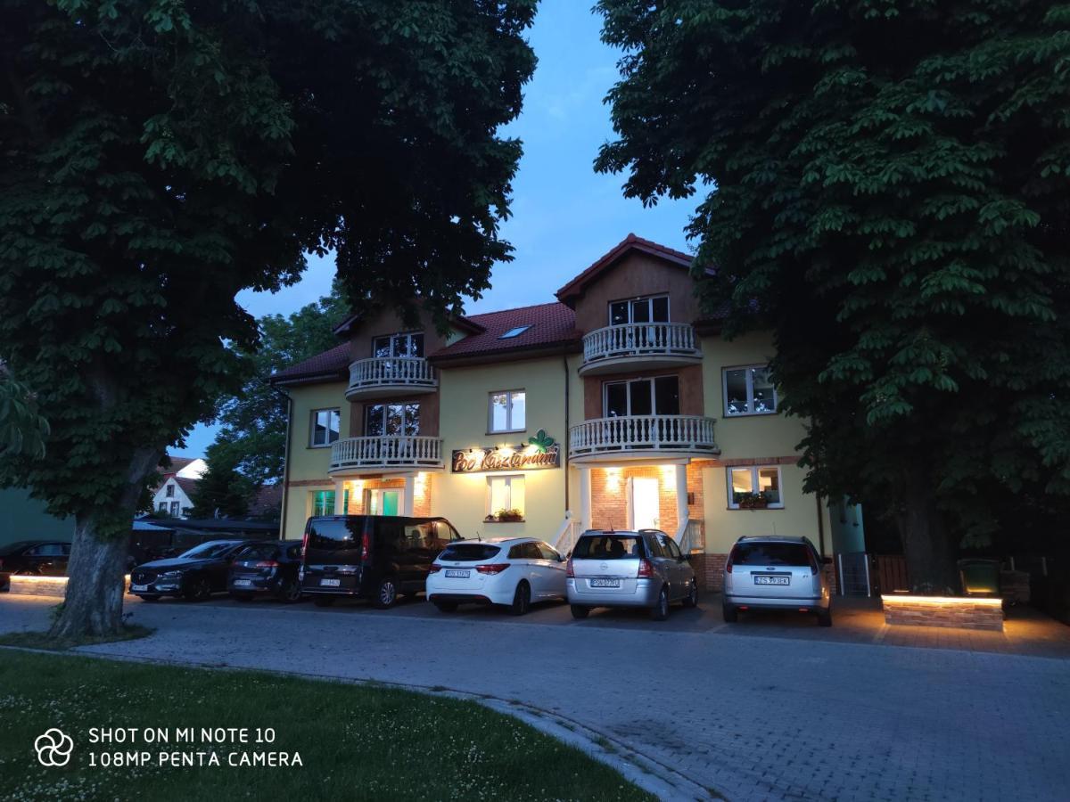 Pokoje Goscinne Pod Kasztanami Łeba Exterior foto