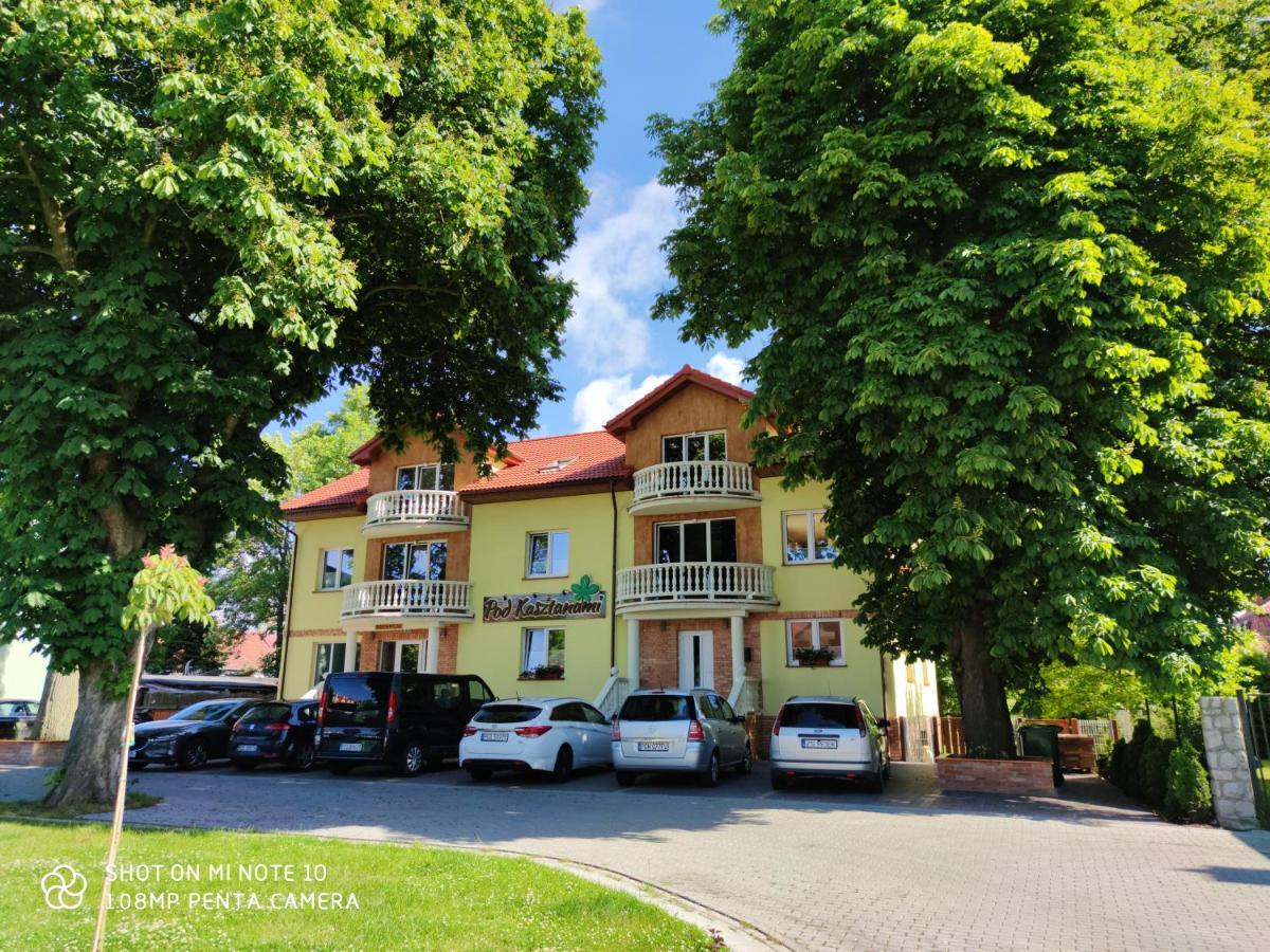 Pokoje Goscinne Pod Kasztanami Łeba Exterior foto